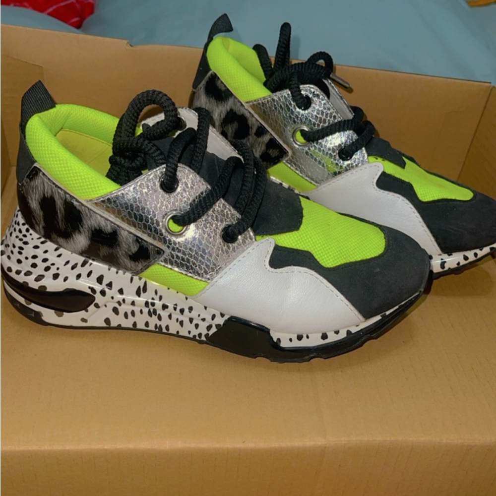 Steve Madden sneakers
